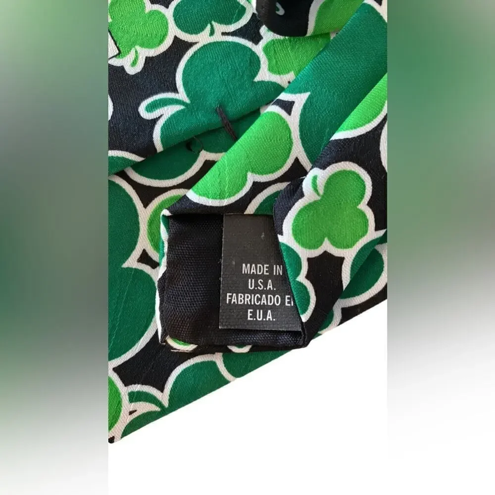 Lucky Irish tie with Shamrocks C